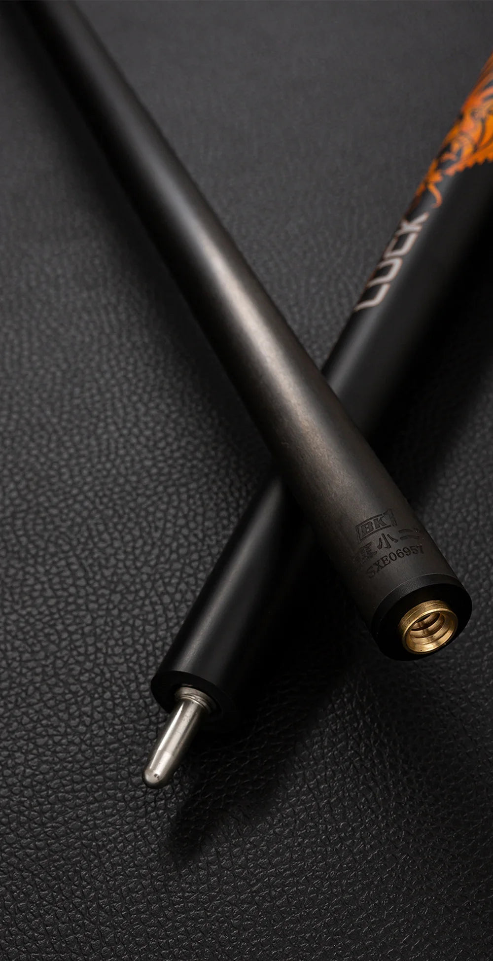 Sai Xiaoer Black technology Punch Carbon Fiber Cue 13mm 58'' Bakelit Tip 1/2 Break Cue Uniloc Pin Joint Billiard Table Cue